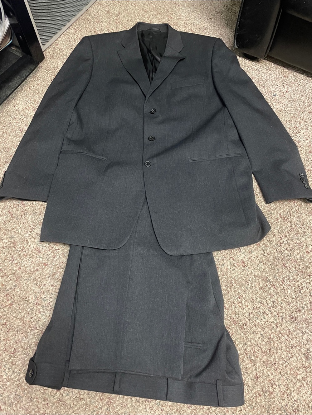 100% wool belissimo Men's grey Suit - Three-Button Jacket & Matching Trousers